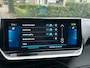 Peugeot e-2008 EV 50kWh 136PK GT Pack + 18"/ Navi/ Clima/ Ad.Cruise/ Panorama/ Full-LED/ Camera/ CarPlay/ Stoelverwarming/ SOH100%/ NL auto