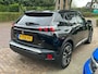 Peugeot e-2008 EV 50kWh 136PK GT Pack + 18"/ Navi/ Clima/ Ad.Cruise/ Panorama/ Full-LED/ Camera/ CarPlay/ Stoelverwarming/ SOH100%/ NL auto