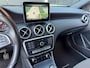 Mercedes-Benz A-klasse 160 AMG Line / Alcantara / Camera / LED / Navigatie