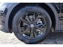 Volkswagen ID.4 Pro Limited Edition 77 kWh 286PK / 210kW, Achteruitrijcamera (Rear View), wegklapbare trekhaak, 19" 'Bergen' LMV, LED verlichting, adaptieve cruise control (ACC), draadloos Apple Carplay & Android Auto, DAB+, 'Innovision Pro' navigatie, draadloze telefoonlader, elektrisch verstel-, verwarm- en inklapbare buitenspiegels, keyless access, verwarmbare voorstoelen, verwarmbaar multifunctioneel lederen stuurwiel, verwarmbare voorruit etc.