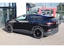 Volkswagen ID.4 Pro Limited Edition 77 kWh 286PK / 210kW, Achteruitrijcamera (Rear View), wegklapbare trekhaak, 19" 'Bergen' LMV, LED verlichting, adaptieve cruise control (ACC), draadloos Apple Carplay & Android Auto, DAB+, 'Innovision Pro' navigatie, draadloze telefoonlader, elektrisch verstel-, verwarm- en inklapbare buitenspiegels, keyless access, verwarmbare voorstoelen, verwarmbaar multifunctioneel lederen stuurwiel, verwarmbare voorruit etc.