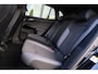 Volkswagen ID.4 Pro Limited Edition 77 kWh 286PK / 210kW, Achteruitrijcamera (Rear View), wegklapbare trekhaak, 19" 'Bergen' LMV, LED verlichting, adaptieve cruise control (ACC), draadloos Apple Carplay & Android Auto, DAB+, 'Innovision Pro' navigatie, draadloze telefoonlader, elektrisch verstel-, verwarm- en inklapbare buitenspiegels, keyless access, verwarmbare voorstoelen, verwarmbaar multifunctioneel lederen stuurwiel, verwarmbare voorruit etc.