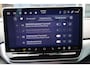 Volkswagen ID.4 Pro Limited Edition 77 kWh 286PK / 210kW, Achteruitrijcamera (Rear View), wegklapbare trekhaak, 19" 'Bergen' LMV, LED verlichting, adaptieve cruise control (ACC), draadloos Apple Carplay & Android Auto, DAB+, 'Innovision Pro' navigatie, draadloze telefoonlader, elektrisch verstel-, verwarm- en inklapbare buitenspiegels, keyless access, verwarmbare voorstoelen, verwarmbaar multifunctioneel lederen stuurwiel, verwarmbare voorruit etc.