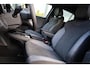 Volkswagen ID.4 Pro Limited Edition 77 kWh 286PK / 210kW, Achteruitrijcamera (Rear View), wegklapbare trekhaak, 19" 'Bergen' LMV, LED verlichting, adaptieve cruise control (ACC), draadloos Apple Carplay & Android Auto, DAB+, 'Innovision Pro' navigatie, draadloze telefoonlader, elektrisch verstel-, verwarm- en inklapbare buitenspiegels, keyless access, verwarmbare voorstoelen, verwarmbaar multifunctioneel lederen stuurwiel, verwarmbare voorruit etc.