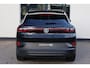 Volkswagen ID.4 Pro Limited Edition 77 kWh 286PK / 210kW, Achteruitrijcamera (Rear View), wegklapbare trekhaak, 19" 'Bergen' LMV, LED verlichting, adaptieve cruise control (ACC), draadloos Apple Carplay & Android Auto, DAB+, 'Innovision Pro' navigatie, draadloze telefoonlader, elektrisch verstel-, verwarm- en inklapbare buitenspiegels, keyless access, verwarmbare voorstoelen, verwarmbaar multifunctioneel lederen stuurwiel, verwarmbare voorruit etc.