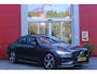Volvo S60 2.0 B5 250PK AUTOMAAT R-DESIGN 20'' | PANORAMISCH SCHUIF/KANTELDAK | PREMIUM AUDIO BY HARMAN KARDON | 20" 5-TRIPPLE SPAAKS BLACK/DIAMAND CUT LICHTMETALEN VELGEN | BLINDSPOT INFOMATION SYSTEM (BLIS) | VERWARMDE VOORRUIT |VERWARMDE AQUABLADE RUITENWISSERBLADEN | PILOT ASSIST | APPLE CARPLAY / ANDROID AUTO | DODEHOEKDETECTIE | ADAPTIEVE CRUISECONTROL | R-DESIGN BEKLEDING MET NAPPA LEDER I.C.M. OPEN GRID TEXTIEL | ELEKTRISCH VERSTELBARE CONTOUR STOELEN (SPORTSTOELEN) MET GEHEUGEN OP BEIDE VOORSTOELEN (POWERSEATS) |VERWARMDE VOORSTOELEN EN ACHTERBANK | VERWARMD STUURWIEL | PARKEERVERWARMING MET TIMER (STANDKACHEL) | 4 ZONE ELECTRONIC CLIMATE CONTROL MET TOUCHSCREEN BEDIENING OP DE TWEEDE ZITRIJ | FULL LED KOPLAMPEN | ELEKTRISCH TE OPENEN ACHTERKLEP | ZWARTE HEMELBEKLEDING |