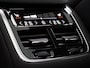 Volvo XC90 2.0 T8 Plug-in hybrid AWD Ultra Dark Automaat / Luchtvering / Bowers & Wilkens audio / Panoramadak / Massage voorstoelen + geventileerd / Trekhaak / Head-up display / 22" velgen