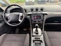 Ford S-Max 2.0 EcoBoost Titanium 7 pers in automaat met trekhaak en parkeersensoren / camera en bluetooth telefoon / media