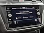Volkswagen Tiguan 1.5 TSI Life Business | 131 PK | Apple Carplay / Android Auto | Achteruitrijcamera | Adaptive Cruise Control | Trekhaak | Digital Cockpit Pro | Stuurwielverwarming | Navigatie | Stoelverwarming | Ergo-Active Voorstoelen | Massage Functie |