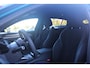 Peugeot 408 1.2 Hybrid 145PK AUTOMAAT GT | 360° CAMERA | ELEKTRISCH VERSTELBARE BESTUURDERSSTOEL MET GEHEUGEN EN VERSTELBARE ZITVERLENGER | STOEL VERWARMING | STUURVERWARMING | LEDER / ALCANTARA | DODEHOEK DETECTIE | KEYLESS ENTRY/START | ADAPTIVE CRUISE CONTROL | NAVIGATIE | DRAADLOZE APPLE CARPLAY/ANDROID AUTO | PARKEERSENSOREN VOOR + ACHTER | LED MATRIX KOPLAMPEN | 19" LICHTMETALEN VELGEN | ELEKTRISCH BEDIENBARE ACHTERKLEP | CLIMATE CONTROL | STUUR VERWARMING |