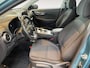 Hyundai Kona Electric EV Fashion 64 kWh 204PK | Warmtepomp | Navigatie | Apple Carplay & Android Auto | 100% SOH | Adaptive cruise control | Climate control | Head-up display | Parkeersensoren achter |
