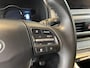 Hyundai Kona Electric EV Fashion 64 kWh 204PK | Warmtepomp | Navigatie | Apple Carplay & Android Auto | 100% SOH | Adaptive cruise control | Climate control | Head-up display | Parkeersensoren achter |