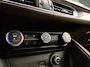 Alfa Romeo Stelvio 2.0 T AWD Velocest. | Carplay!! | Flippers | All-Black! | Donkere hemelbekl.