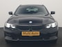 BMW 3-Serie Touring 330e xDrive Sportline PHEV 293pk Dealer O.H | SOH 87,9% | Trekhaak Af Fabriek | Camera | Lederen Sportstoelen Verwarmd | Apple Carplay | Sfeerverlichting | Navigatie | Virtual | Cruise Control | DAB | 18"L.M | Plug In Hybrid |