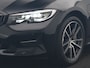 BMW 3-Serie Touring 330e xDrive Sportline PHEV 293pk Dealer O.H | SOH 87,9% | Trekhaak Af Fabriek | Camera | Lederen Sportstoelen Verwarmd | Apple Carplay | Sfeerverlichting | Navigatie | Virtual | Cruise Control | DAB | 18"L.M | Plug In Hybrid |