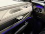 Volkswagen Multivan 1.4 eHybrid L2 Life 7p. MASSAGE/TREKHAAK/ACC/ADAPTIVE-ONDERSTEL/H&K/HEAD-UP/LEER-ALCANTARA/SFEER/IQ-LIGHT/CAMERA/ELECTR.SCHUIFDEUREN/PDC+AUT.PARKEREN/EL.A.KLEP/UNIEK SLECHTS 34.000KM