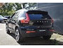 Volvo XC40 B4 Plus Dark | Trekhaak | Elektrisch verstelbare voorstoelen | Verwarmbare voorstoelen, stuurwiel en voorruit | Premium audio by Harman Kardon | Apple carplay/Android auto | Parkeercamera | All-Season | 19 inch |