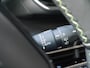 Peugeot 2008 1.2 Hybrid 145 GT | Camera voor en achter | Autopmaat  | Navigatie | Lichtmetalen Velgen 18 inch | LED Koplampen | Keyless entry en start | Draadloze telefoonoplader