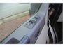 Volkswagen Caravelle benzine 9 persoons. 12 mnd. gar.