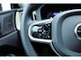 Volvo XC60 T6 Plug-in hybrid AWD Ultra Dark | Panoramadak | Luchtvering | Trekhaak | Head-up display | Verwarmbare voorstoelen, achterbank en stuurwiel | Premium audio by Harman Kardon | Adaptieve cruise control |