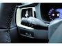 Volvo XC60 T6 Plug-in hybrid AWD Ultra Dark | Panoramadak | Luchtvering | Trekhaak | Head-up display | Verwarmbare voorstoelen, achterbank en stuurwiel | Premium audio by Harman Kardon | Adaptieve cruise control |
