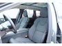 Volvo XC60 T6 Plug-in hybrid AWD Ultra Dark | Panoramadak | Luchtvering | Trekhaak | Head-up display | Verwarmbare voorstoelen, achterbank en stuurwiel | Premium audio by Harman Kardon | Adaptieve cruise control |