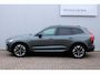 Volvo XC60 T6 Plug-in hybrid AWD Ultra Dark | Panoramadak | Luchtvering | Trekhaak | Head-up display | Verwarmbare voorstoelen, achterbank en stuurwiel | Premium audio by Harman Kardon | Adaptieve cruise control |