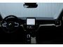 Volvo XC60 T6 Plug-in hybrid AWD Ultra Dark | Panoramadak | Luchtvering | Trekhaak | Head-up display | Verwarmbare voorstoelen, achterbank en stuurwiel | Premium audio by Harman Kardon | Adaptieve cruise control |