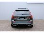 Volvo XC60 T6 Plug-in hybrid AWD Ultra Dark | Panoramadak | Luchtvering | Trekhaak | Head-up display | Verwarmbare voorstoelen, achterbank en stuurwiel | Premium audio by Harman Kardon | Adaptieve cruise control |
