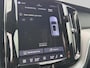 Volvo XC60 2.0 B4 R-Design Trekhaak | Leer | 360gr camera | navi | Pano | Stoelverwarming | Keyless | MHEV