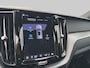 Volvo XC60 2.0 B4 R-Design Trekhaak | Leer | 360gr camera | navi | Pano | Stoelverwarming | Keyless | MHEV