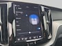Volvo XC60 2.0 B4 R-Design Trekhaak | Leer | 360gr camera | navi | Pano | Stoelverwarming | Keyless | MHEV