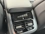 Volvo XC60 2.0 B4 R-Design Trekhaak | Leer | 360gr camera | navi | Pano | Stoelverwarming | Keyless | MHEV