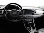 Kia Niro Hybrid 1.6 GDi ExecutiveLine Automaat JBL Climate control Cruise control Trekhaak Camera Lichtmetalen velgen Navigatie Stoelverwarming Stoelverkoeling Stuurverwarming