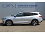 Ford Focus Wagon 1.0-155pk EcoBoost 'Active' Mild-Hybrid AUTOMAAT ! Trekgew. 1.500kg ! Ruim 13.000,- beneden nieuwprijs ! Autm. airco dual, navigatie, camera, telefoonvoorb., adapt. cruise cntrl, LED verl., lane- en side assist+stuurhulp, LM wln, B&O soundsyst. etc.