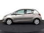 Toyota Yaris 1.3 VVT-i Aspiration | Navigatie | Trekhaak | parkeer sensoren voor | stootlijsten set |