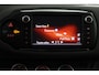 Toyota Yaris 1.3 VVT-i Aspiration | Navigatie | Trekhaak | parkeer sensoren voor | stootlijsten set |
