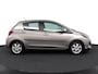 Toyota Yaris 1.3 VVT-i Aspiration | Navigatie | Trekhaak | parkeer sensoren voor | stootlijsten set |