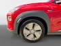 Hyundai Kona Electric EV Fashion 64 kWh 204PK | Warmtepomp | SOH 100 % | Navigatie | Apple Carplay & Android Auto | Adaptive cruise control | Climate control | Head-up display | Parkeersensoren achter | Trekhaak |