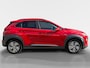 Hyundai Kona Electric EV Fashion 64 kWh 204PK | Warmtepomp | SOH 100 % | Navigatie | Apple Carplay & Android Auto | Adaptive cruise control | Climate control | Head-up display | Parkeersensoren achter | Trekhaak |