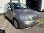 Toyota Yaris 1.0 VVT-i S-Line /Nieuwe apk bij aflevering/Airco/5 drs/All season banden