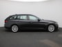 BMW 5-Serie Touring 530e 215kW xDrive Auto | Achteruitrijcamera | Apple Carplay | Stoelverwarming | Climate Control | Navigatie | Elektr. achterklep |