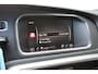 Volvo V40 2.0 T2 R-Design | Achteropkomend verkeer waarschuwing | Aluminium interieur afwerking | Bots herkenning en activatie | Centrale deurvergrendeling met afstandsbediening | Start/stop systeem | Cruise control | Navigatiesysteem full map + hard disk