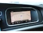 Volvo V40 2.0 T2 R-Design | Achteropkomend verkeer waarschuwing | Aluminium interieur afwerking | Bots herkenning en activatie | Centrale deurvergrendeling met afstandsbediening | Start/stop systeem | Cruise control | Navigatiesysteem full map + hard disk