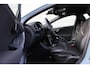 Volvo V40 2.0 T2 R-Design | Achteropkomend verkeer waarschuwing | Aluminium interieur afwerking | Bots herkenning en activatie | Centrale deurvergrendeling met afstandsbediening | Start/stop systeem | Cruise control | Navigatiesysteem full map + hard disk