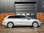 Volkswagen Golf Variant 1.0 eTSI Life Dealer onderhouden Adaptive cruise Clima Stoelverwarming Carplay