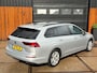 Volkswagen Golf Variant 1.0 eTSI Life Dealer onderhouden Adaptive cruise Clima Stoelverwarming Carplay