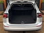 Volkswagen Golf Variant 1.0 eTSI Life Dealer onderhouden Adaptive cruise Clima Stoelverwarming Carplay