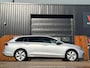 Volkswagen Golf Variant 1.0 eTSI Life Dealer onderhouden Adaptive cruise Clima Stoelverwarming Carplay