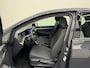 Volkswagen Golf 1.0 eTSI Life Business - Camera - ACC - Clima - Sfeerverlichting